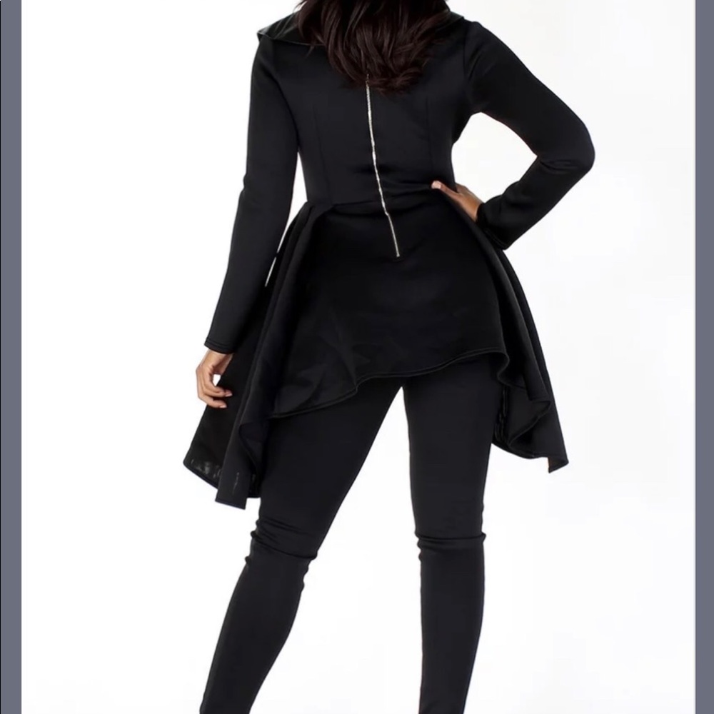A-line blouse with back zip. Black or Wine - Picture 2 of 4